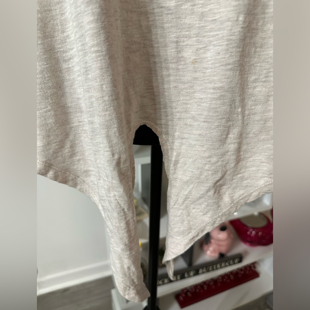 Democracy Beige Hot Llama T-Shirt - Size M - Picture 10 of 13